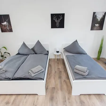 Schickes 1-raum-apartment Mit Balkon Und Vollausgestatteter Kueche *