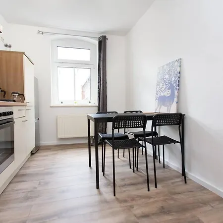 아파트 Schickes 1-raum-apartment Mit Balkon Und Vollausgestatteter Kueche 켐니츠