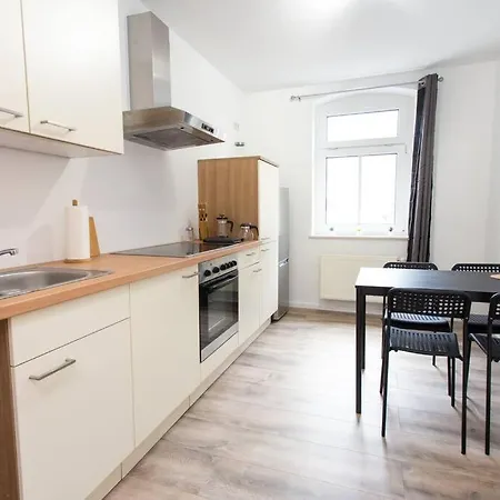 Schickes 1-raum-apartment Mit Balkon Und Vollausgestatteter Kueche *