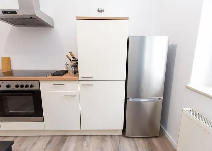 Schickes 1-raum-apartment Mit Balkon Und Vollausgestatteter Kueche *